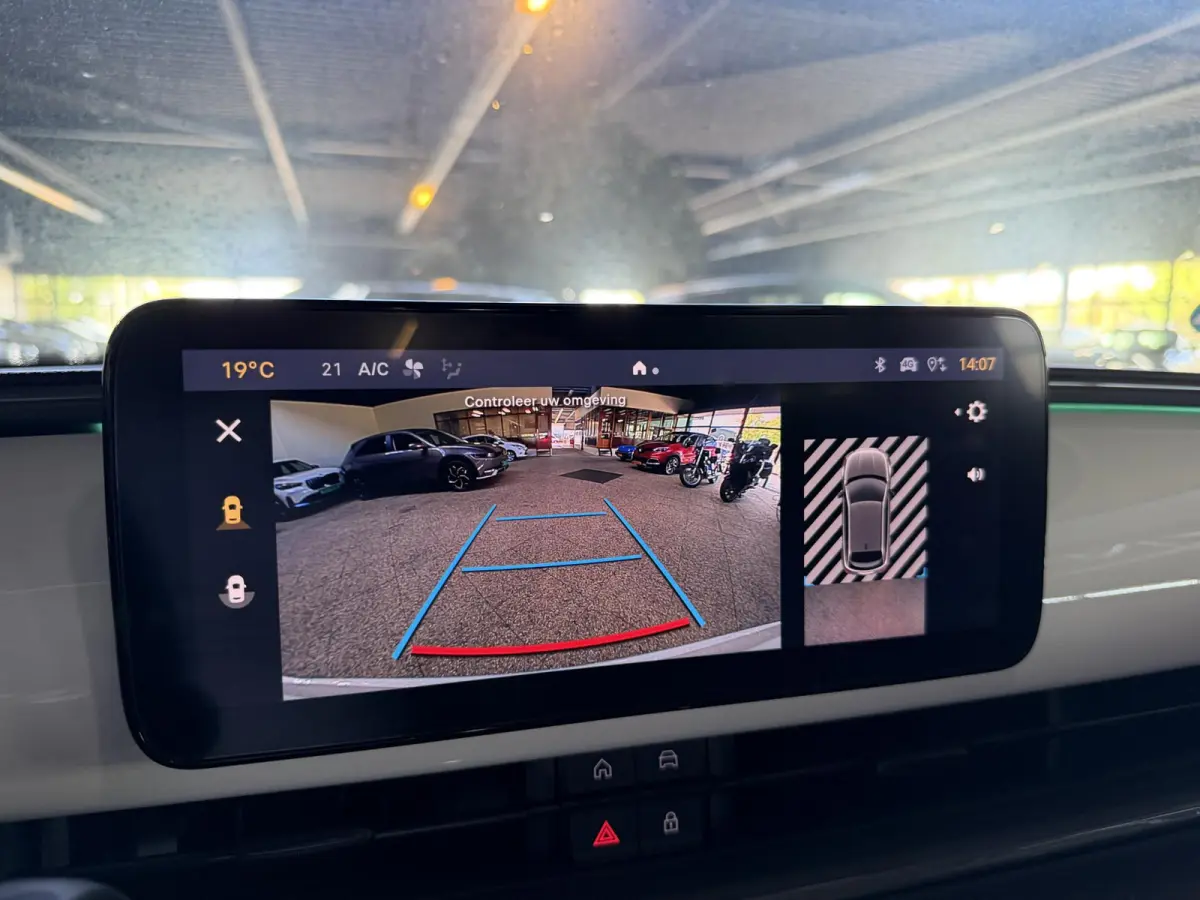 1.2 Hybrid Urban | LED | 360 Camera | 8.000KM | CarPlay | Clima | BTW |