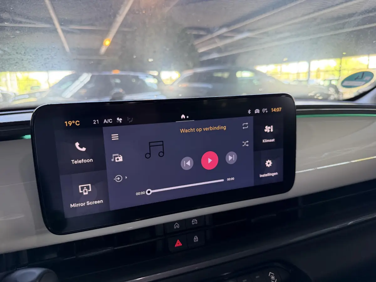 1.2 Hybrid Urban | LED | 360 Camera | 8.000KM | CarPlay | Clima | BTW |