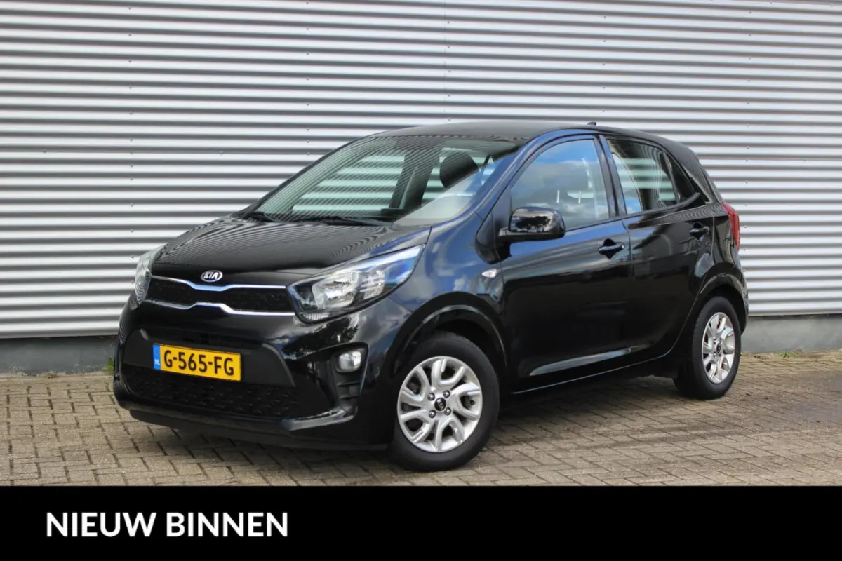 1.0 MPi DynamicLine // Navi | Camera | CarPlay & Android Auto | Cruise control