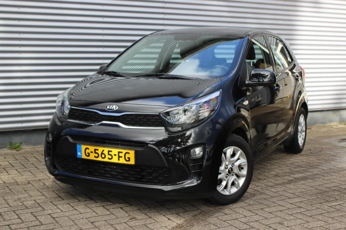 1.0 MPi DynamicLine // Navi | Camera | CarPlay & Android Auto | Cruise control