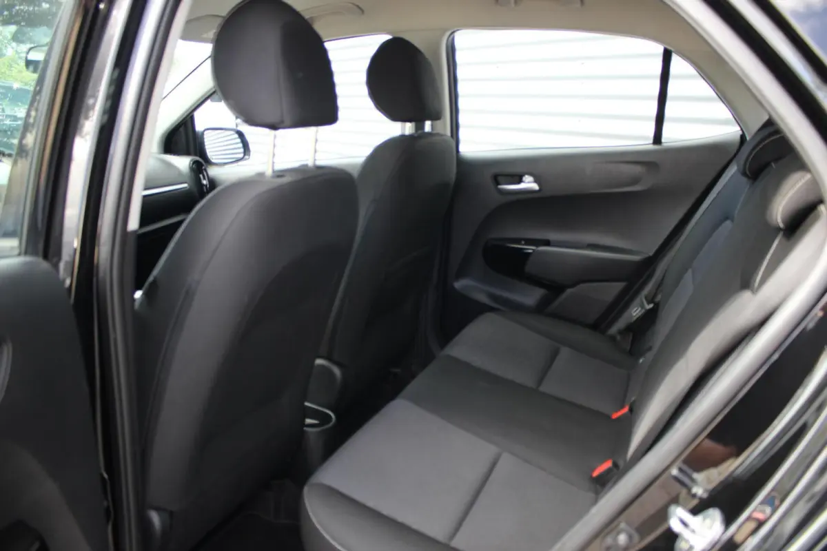 1.0 MPi DynamicLine // Navi | Camera | CarPlay & Android Auto | Cruise control