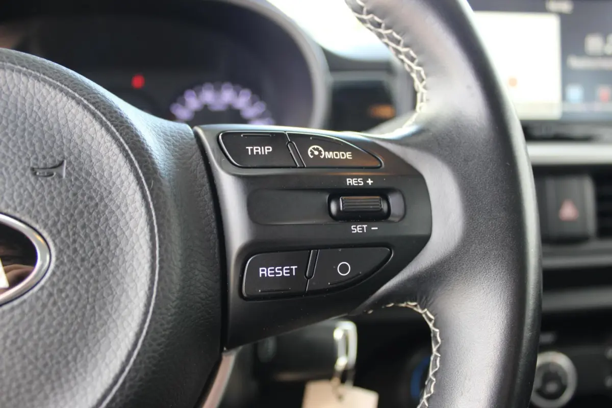 1.0 MPi DynamicLine // Navi | Camera | CarPlay & Android Auto | Cruise control