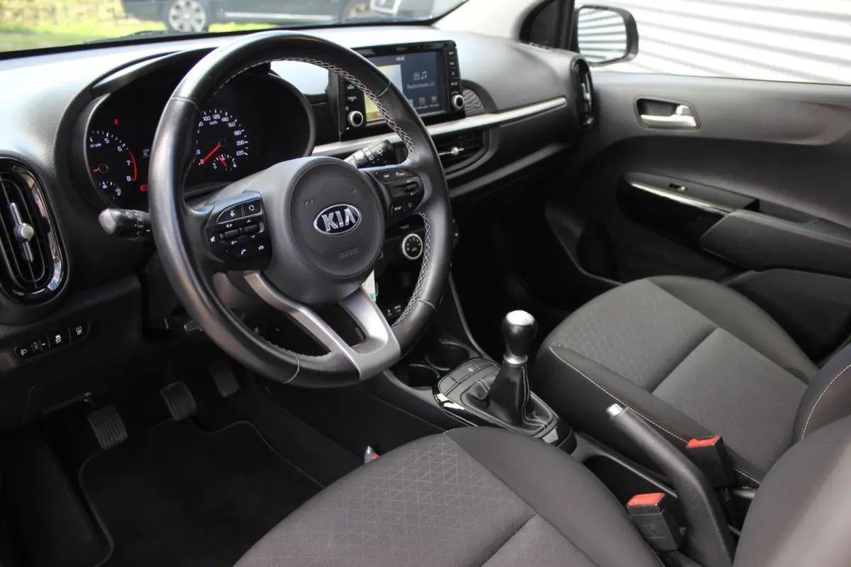 1.0 MPi DynamicLine // Navi | Camera | CarPlay & Android Auto | Cruise control