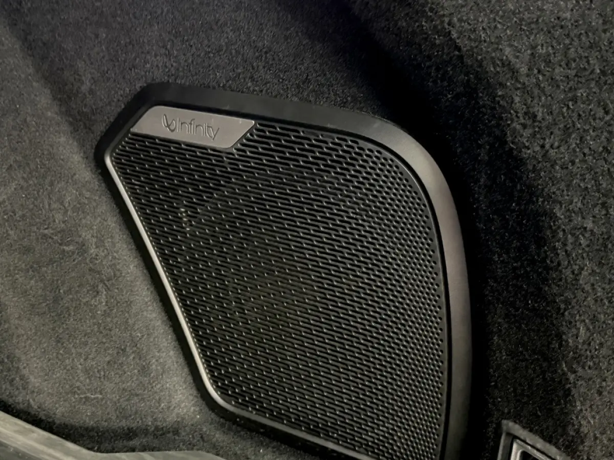 1.5 Plug-in Hybrid 261PK BLACK EDITION 360 TREKH.