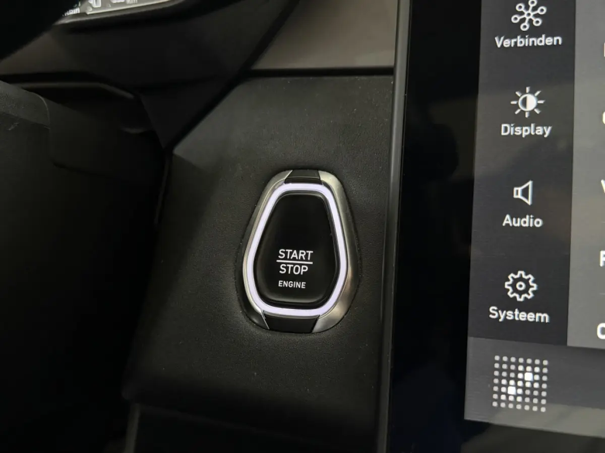 1.5 Plug-in Hybrid 261PK BLACK EDITION 360 TREKH.