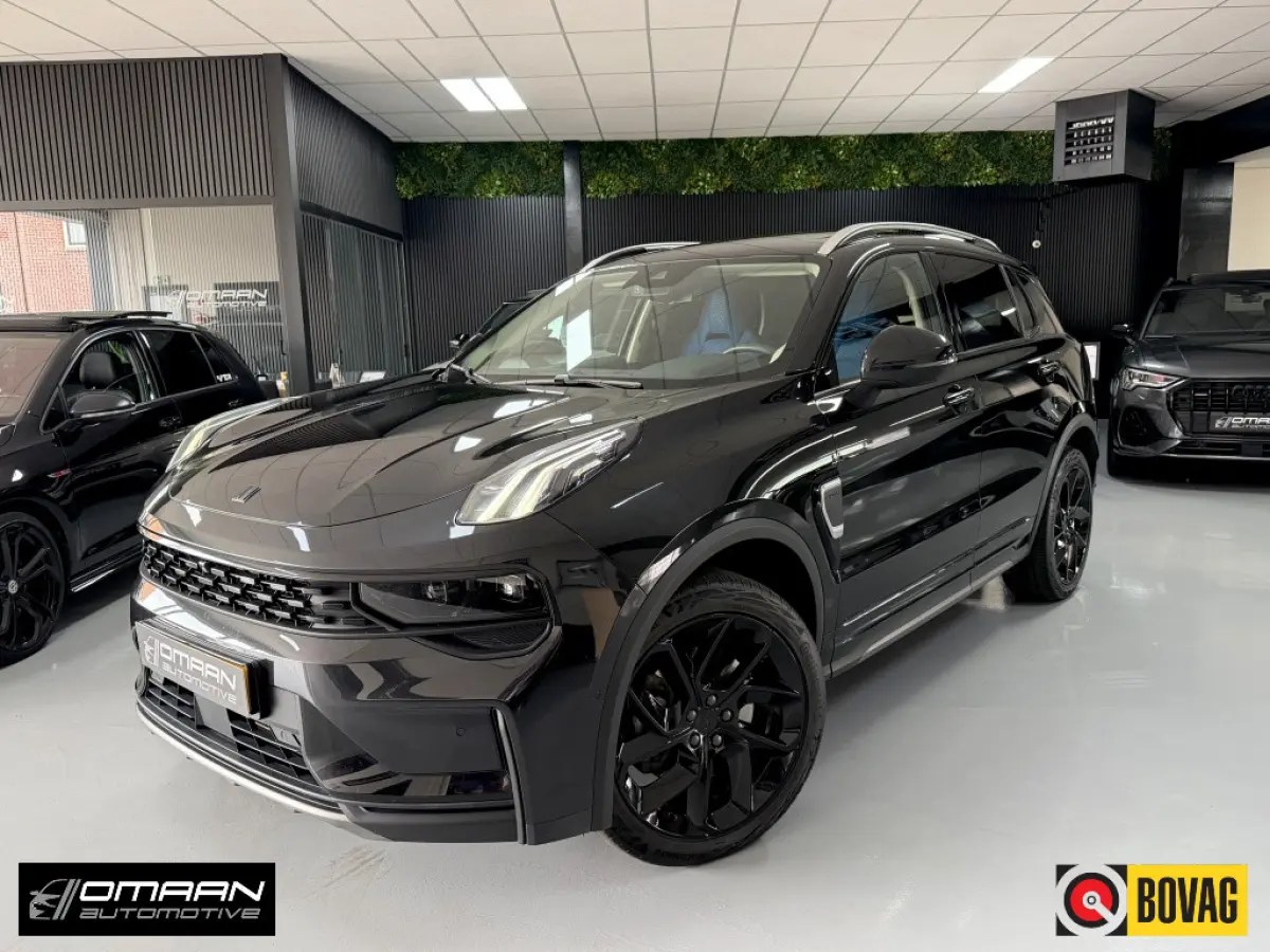 1.5 Plug-in Hybrid 261PK BLACK EDITION 360 TREKH.