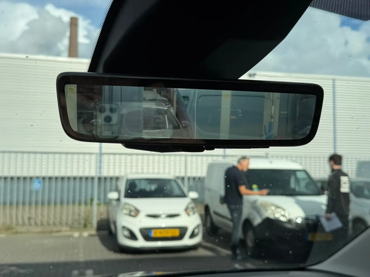 136 L2 50 kWh Stoelverwarming | Airco | Cruise | Apple Carplay/Android Auto | Elektrisch verstelbare en verwarmbare buitenspiegels | Parkeersensoren achter | Verwarmbare voorstoelen