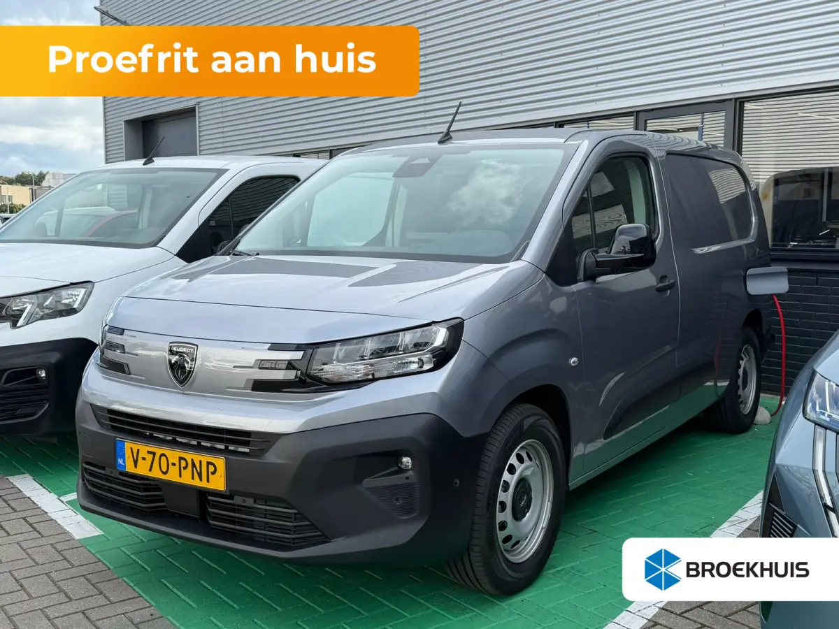 136 L2 50 kWh Stoelverwarming | Airco | Cruise | Apple Carplay/Android Auto | Elektrisch verstelbare en verwarmbare buitenspiegels | Parkeersensoren achter | Verwarmbare voorstoelen