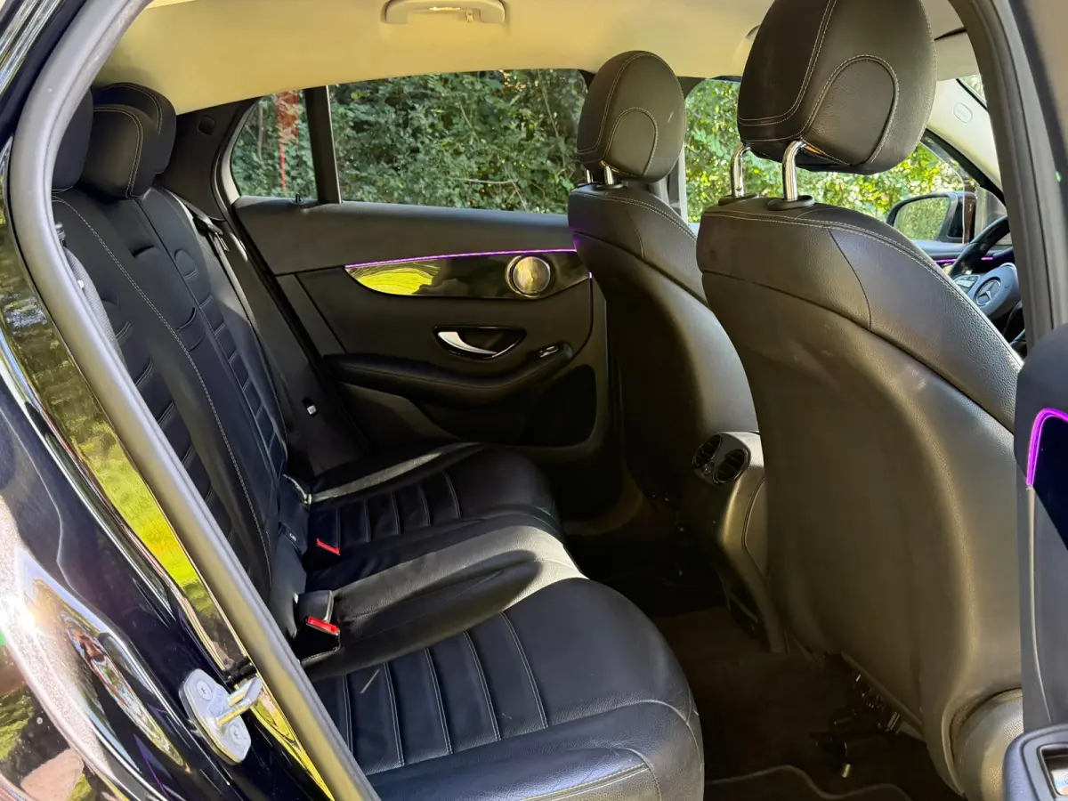 250 d 4MATIC Edition 1 | Sfeerverlichting + Camera + Leder Nu € 24.975,-!!!