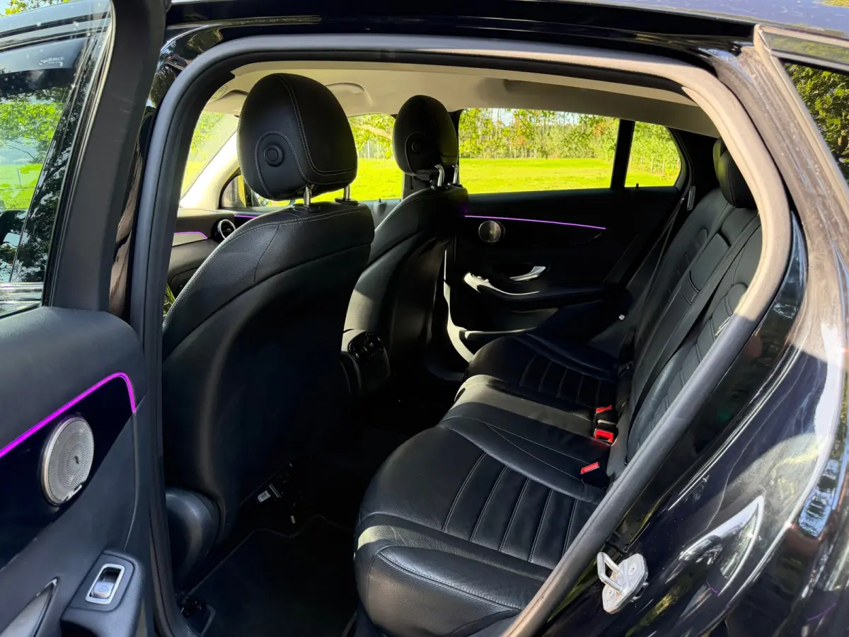 250 d 4MATIC Edition 1 | Sfeerverlichting + Camera + Leder Nu € 24.975,-!!!