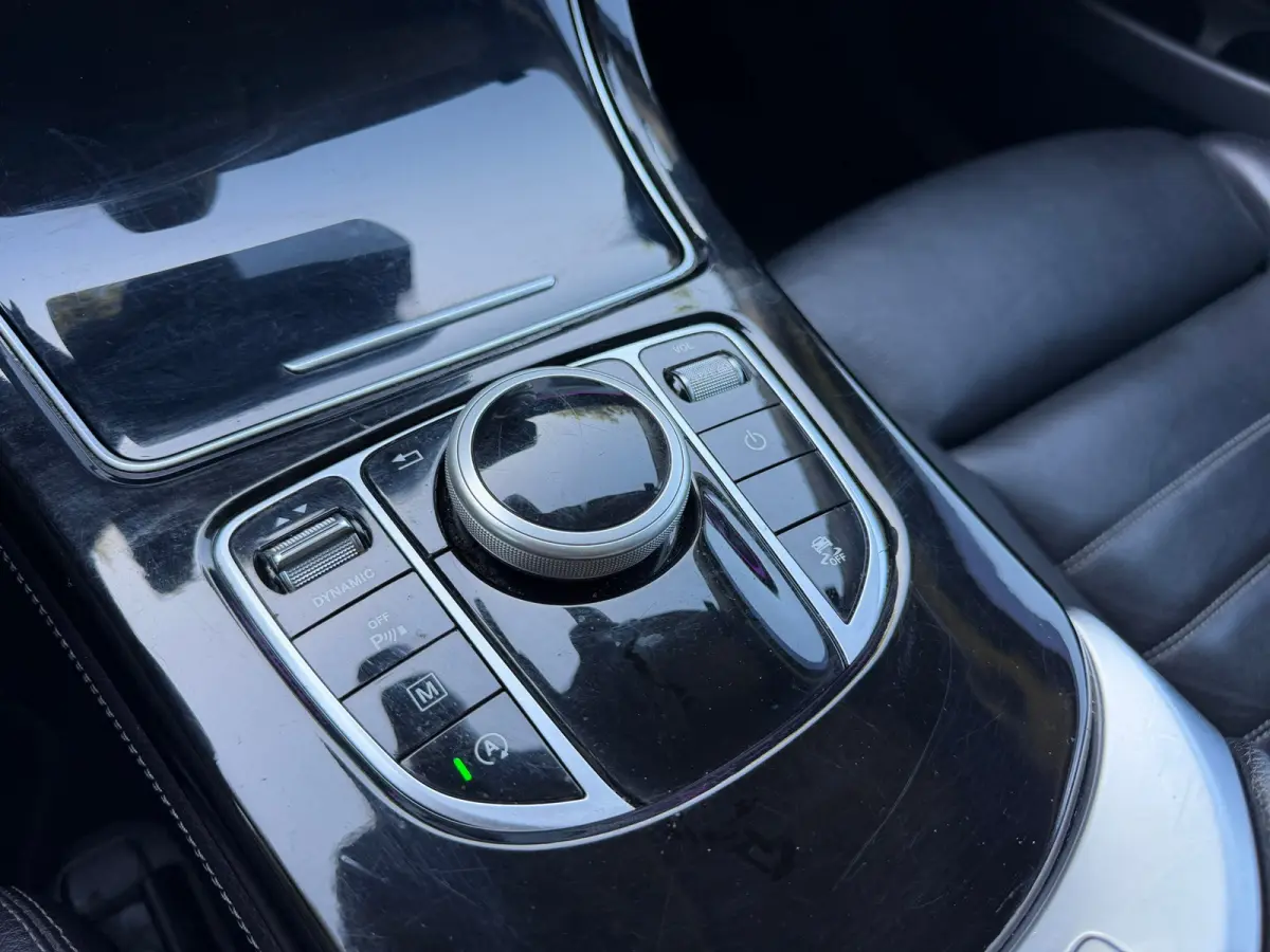250 d 4MATIC Edition 1 | Sfeerverlichting + Camera + Leder Nu € 24.975,-!!!