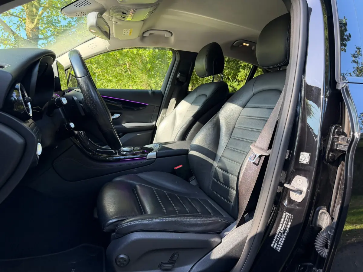 250 d 4MATIC Edition 1 | Sfeerverlichting + Camera + Leder Nu € 24.975,-!!!