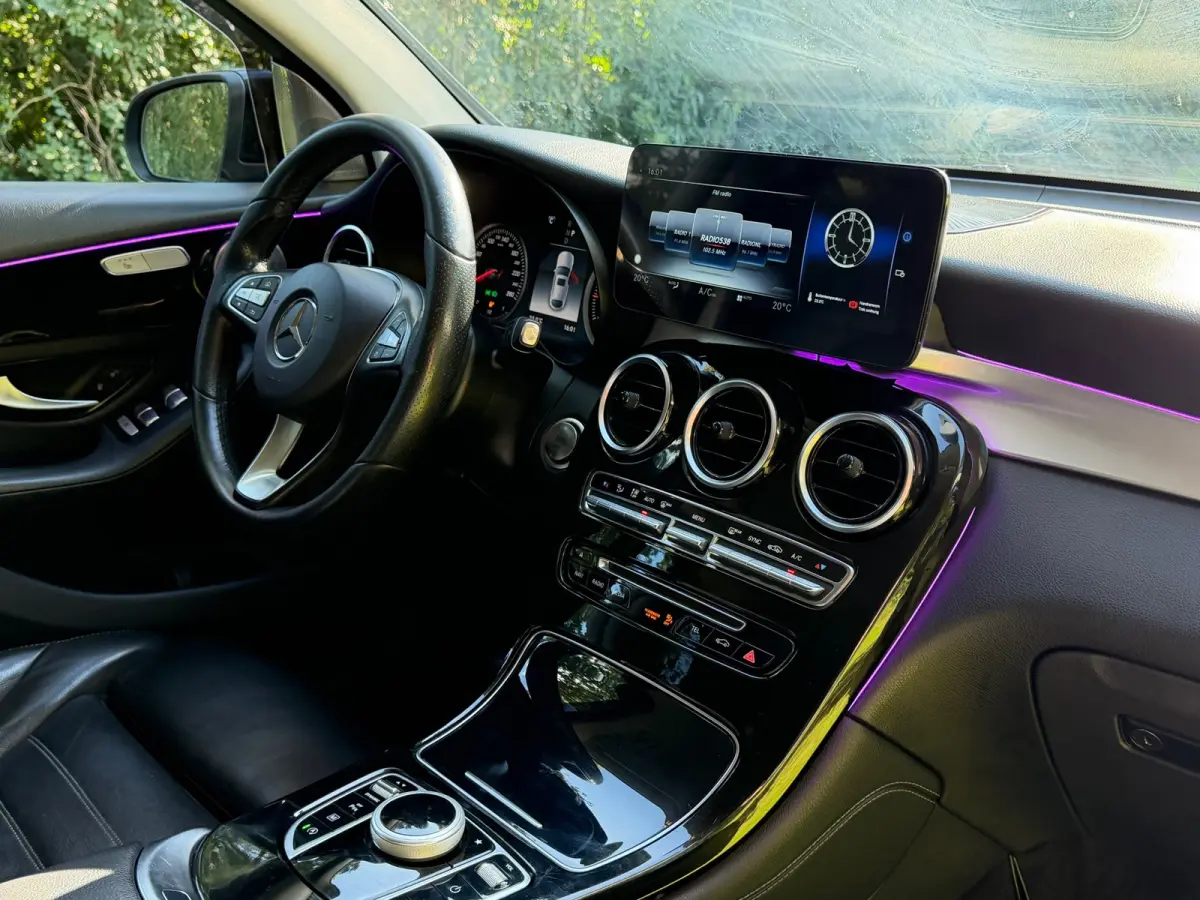 250 d 4MATIC Edition 1 | Sfeerverlichting + Camera + Leder Nu € 24.975,-!!!