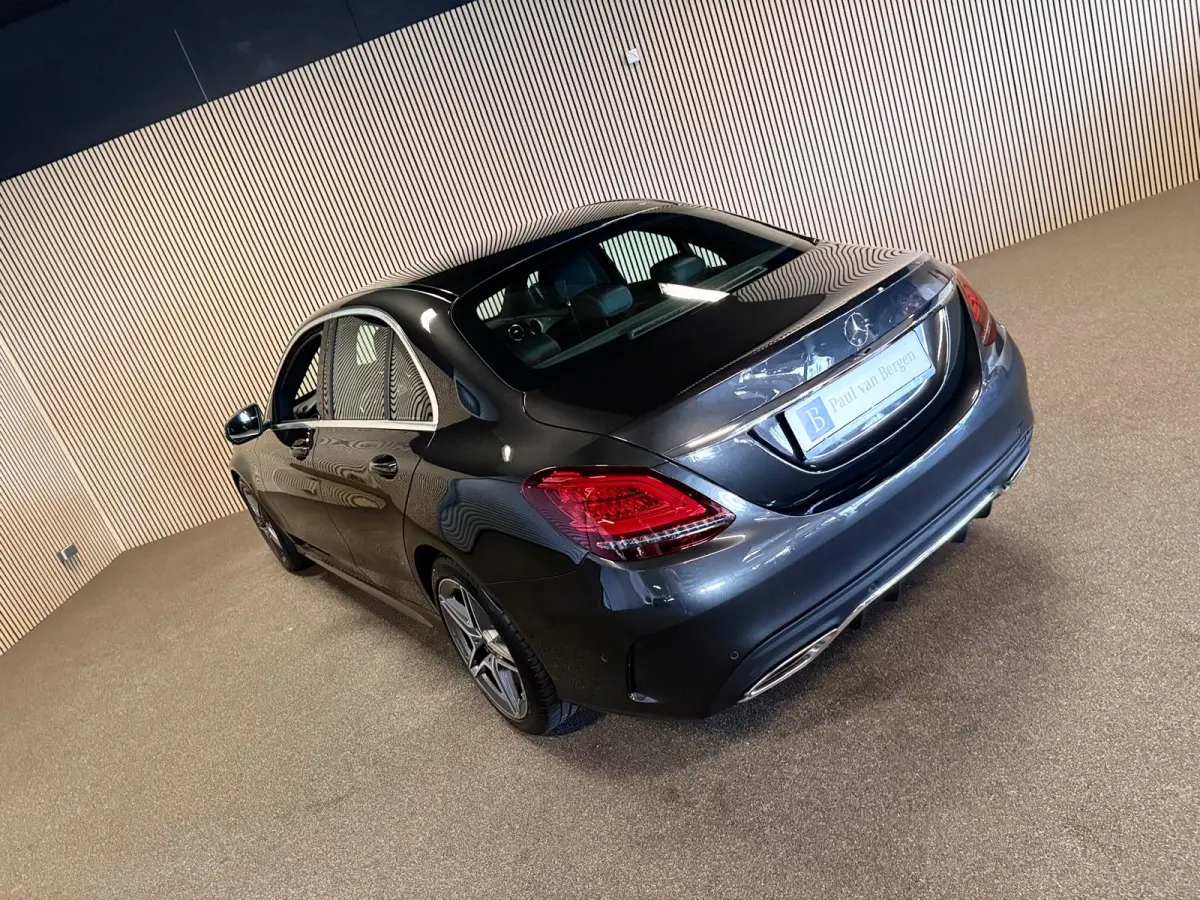180 AMG STYLING-CAMERA-DIGI DASH-APPLE CARPLAY-DODEHOEK-COMPLEET