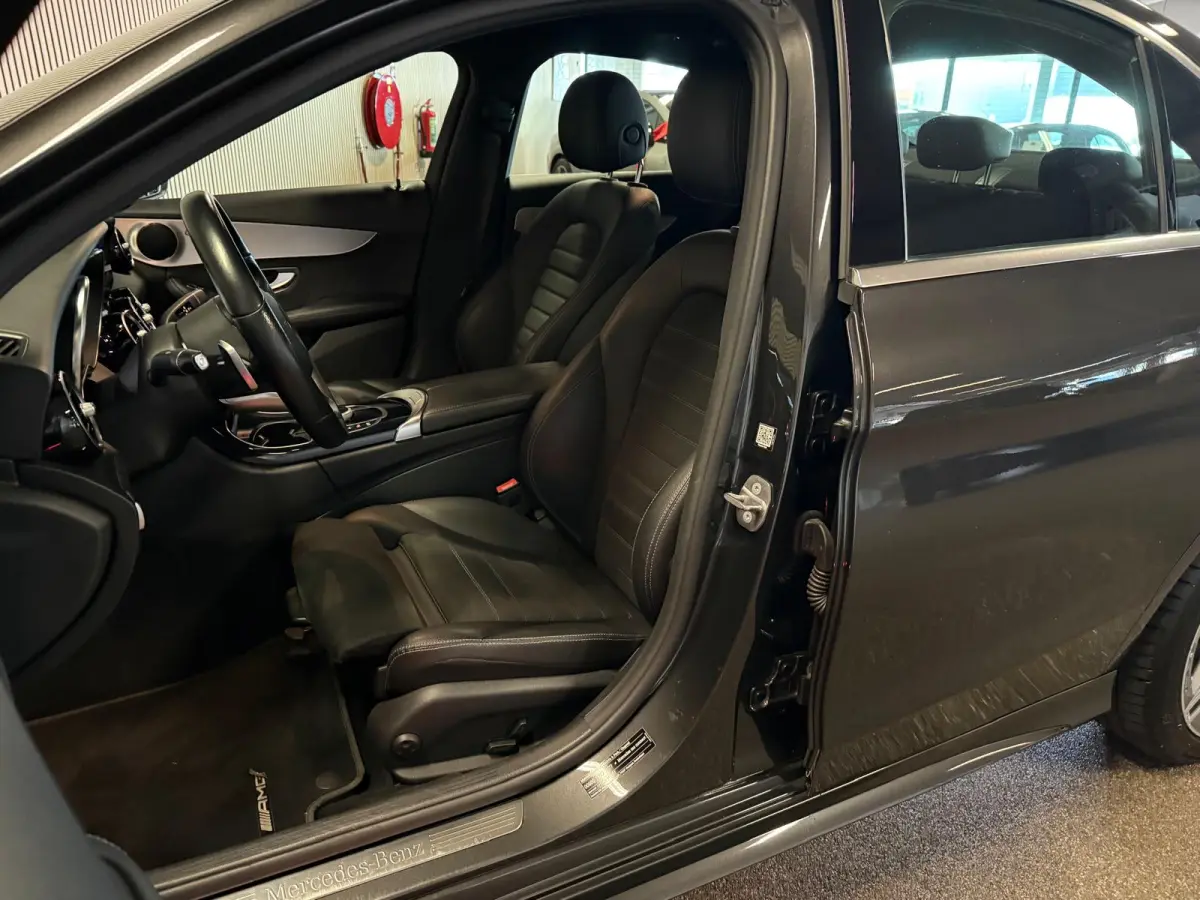 180 AMG STYLING-CAMERA-DIGI DASH-APPLE CARPLAY-DODEHOEK-COMPLEET