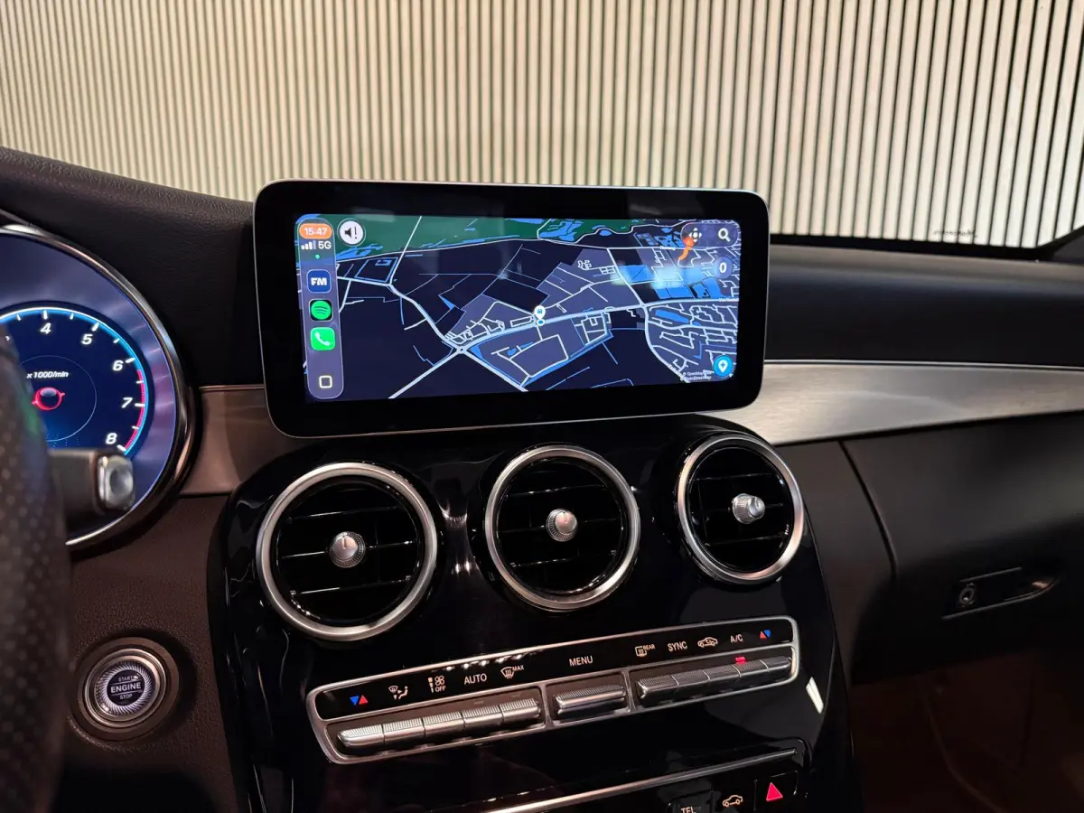 180 AMG STYLING-CAMERA-DIGI DASH-APPLE CARPLAY-DODEHOEK-COMPLEET
