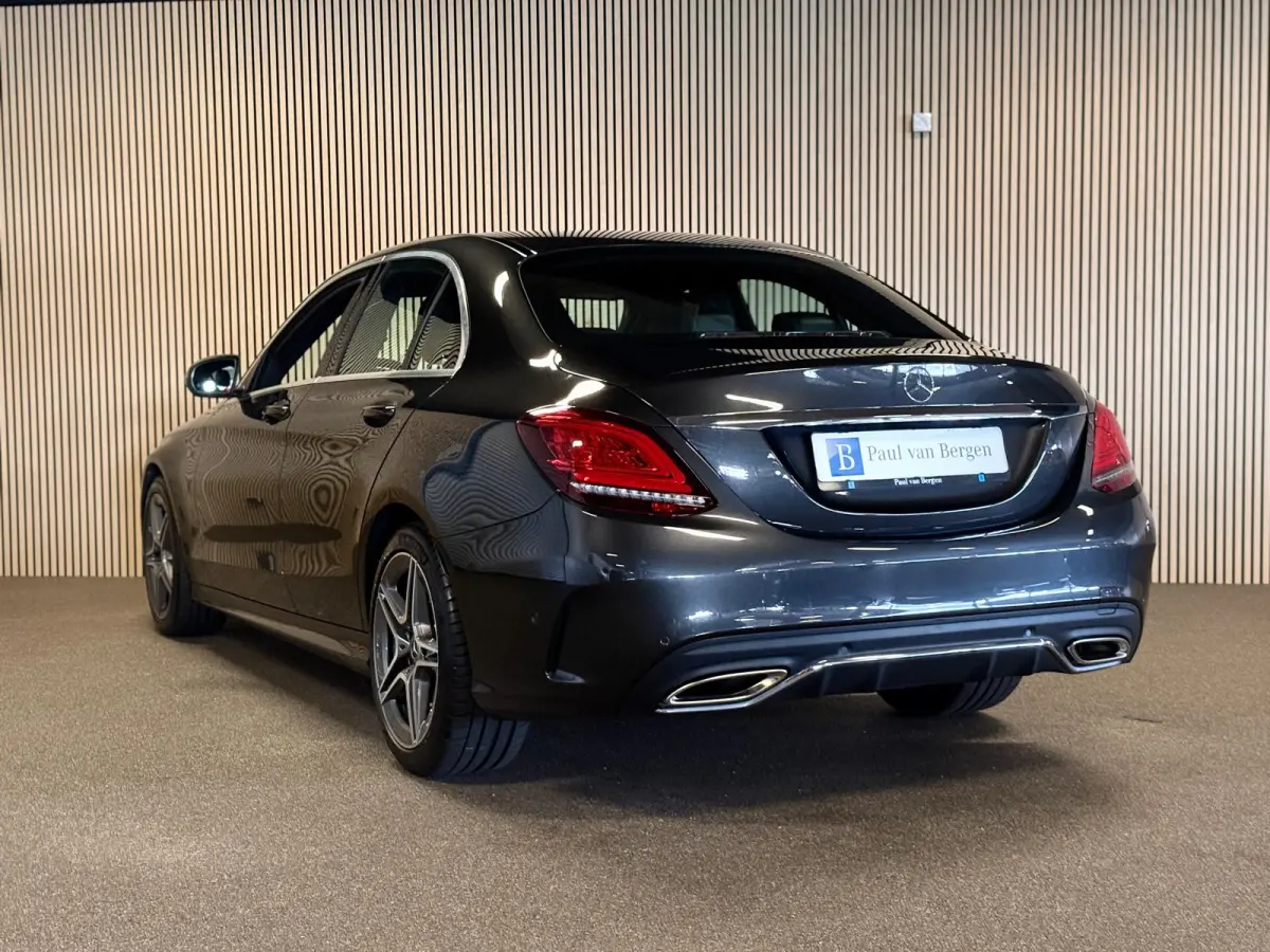180 AMG STYLING-CAMERA-DIGI DASH-APPLE CARPLAY-DODEHOEK-COMPLEET