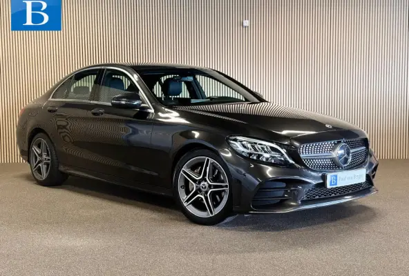 180 AMG STYLING-CAMERA-DIGI DASH-APPLE CARPLAY-DODEHOEK-COMPLEET