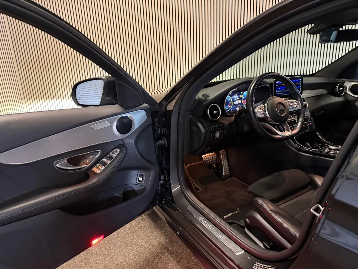 180 AMG STYLING-CAMERA-DIGI DASH-APPLE CARPLAY-DODEHOEK-COMPLEET