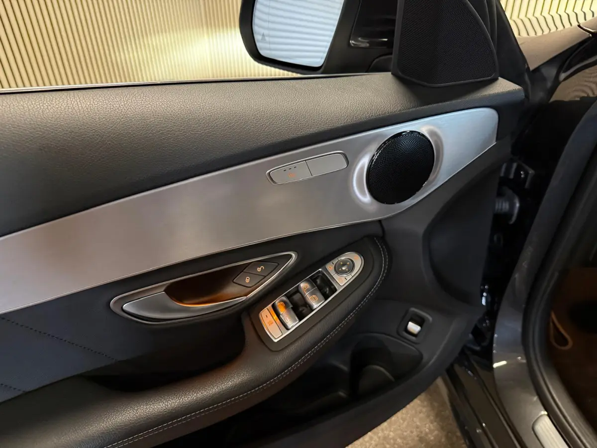 180 AMG STYLING-CAMERA-DIGI DASH-APPLE CARPLAY-DODEHOEK-COMPLEET