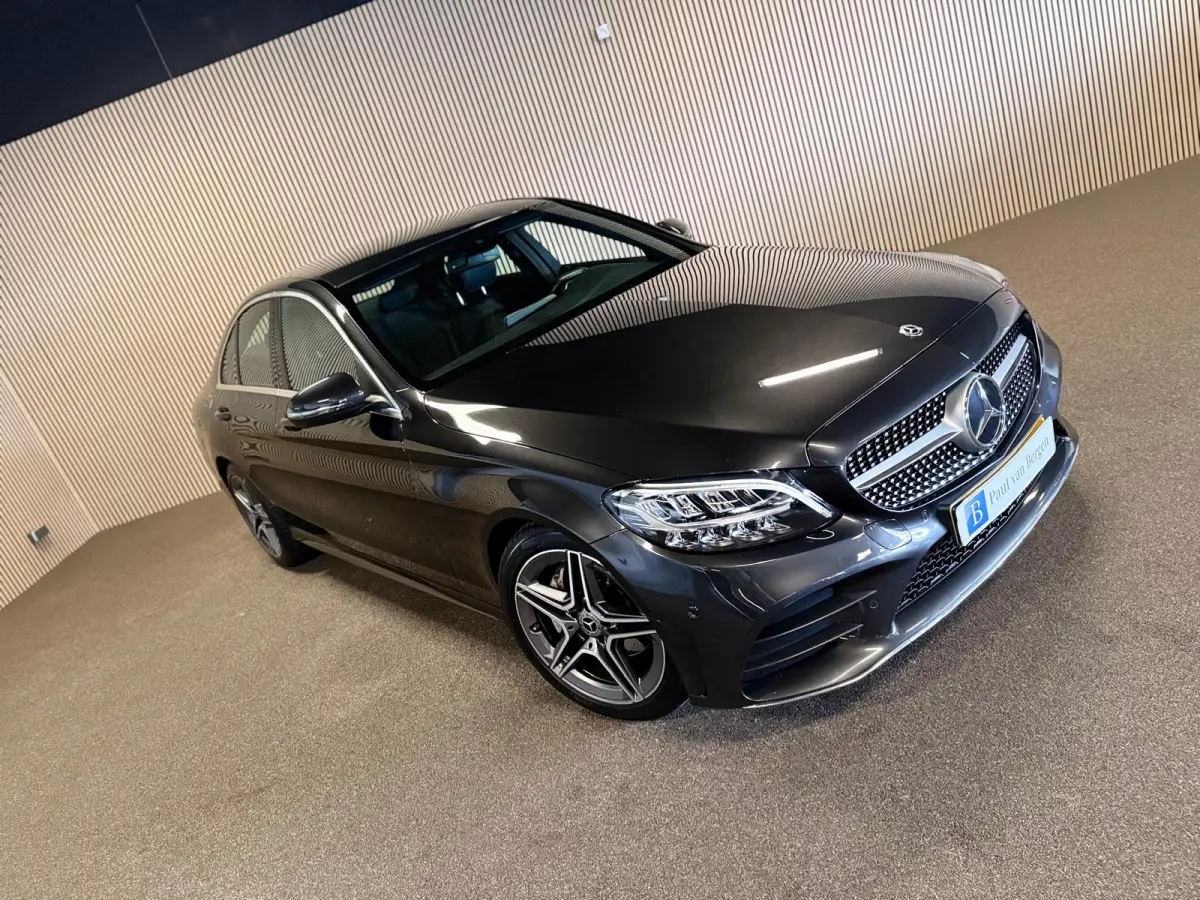 180 AMG STYLING-CAMERA-DIGI DASH-APPLE CARPLAY-DODEHOEK-COMPLEET