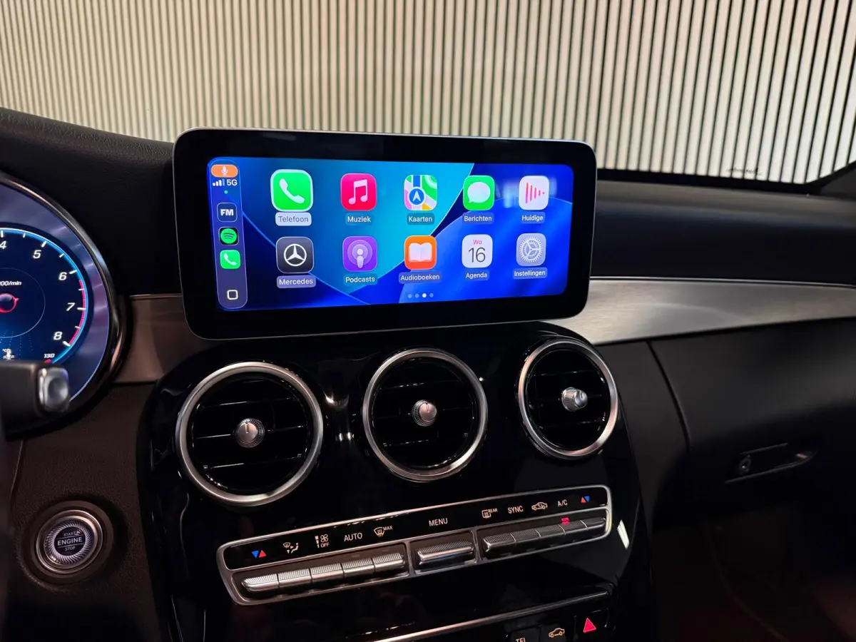 180 AMG STYLING-CAMERA-DIGI DASH-APPLE CARPLAY-DODEHOEK-COMPLEET
