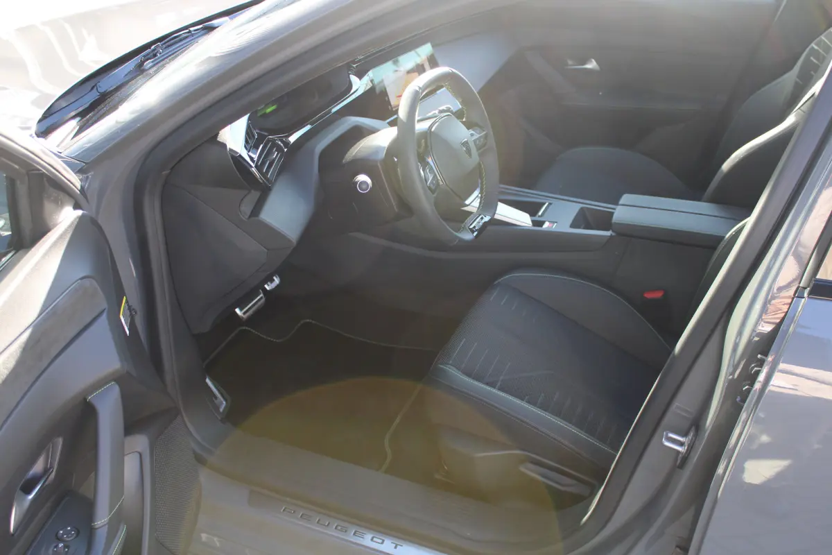 GT 1.2 Hybrid 145 Schuif/Kantel-dak | Focal Hi-Fi Systeem | Drive Assist Pack
