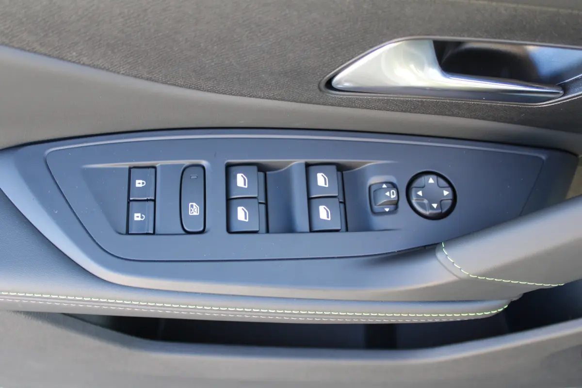 GT 1.2 Hybrid 145 Schuif/Kantel-dak | Focal Hi-Fi Systeem | Drive Assist Pack