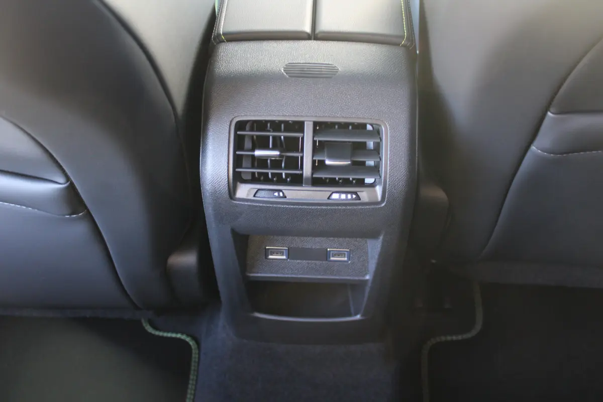 GT 1.2 Hybrid 145 Schuif/Kantel-dak | Focal Hi-Fi Systeem | Drive Assist Pack