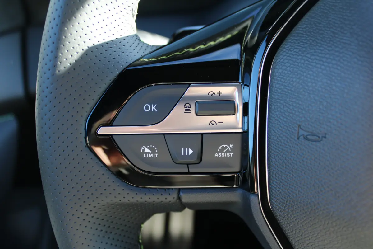 GT 1.2 Hybrid 145 Schuif/Kantel-dak | Focal Hi-Fi Systeem | Drive Assist Pack