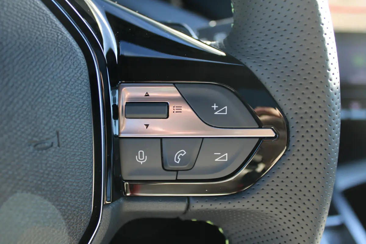 GT 1.2 Hybrid 145 Schuif/Kantel-dak | Focal Hi-Fi Systeem | Drive Assist Pack