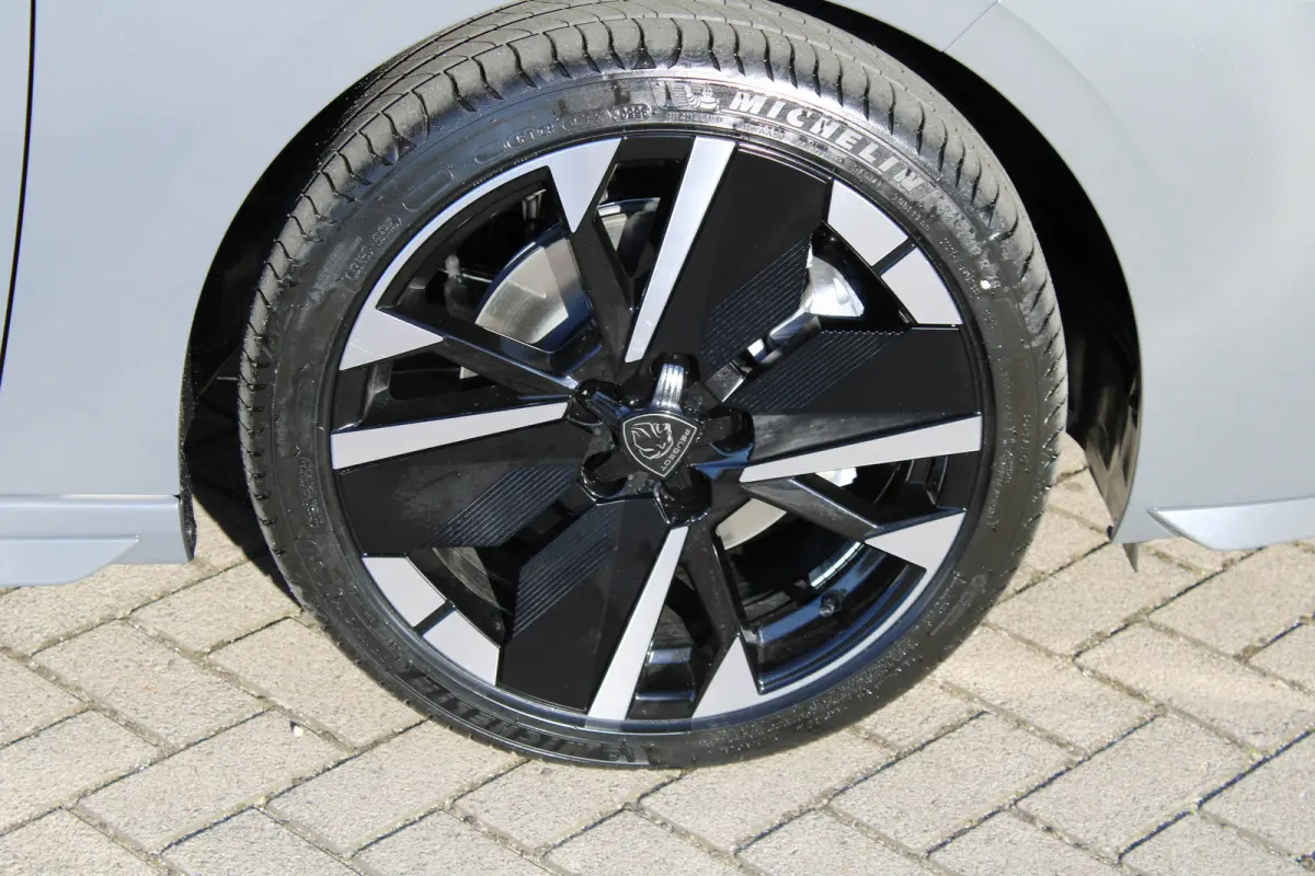 GT 1.2 Hybrid 145 Schuif/Kantel-dak | Focal Hi-Fi Systeem | Drive Assist Pack