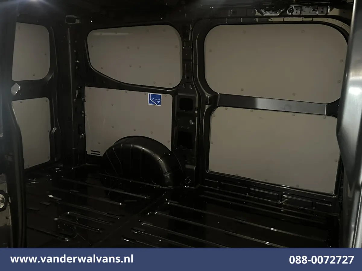 2.0 TDCI 136pk L1H1 Euro6 Airco | Camera | Navigatie | Apple Carplay | LED | Cruisecontrol Android Auto, Verwarmde voorruit, Parkeersensoren, Stoelverwarming, Bijrijdersbank, 2590kg trekverm