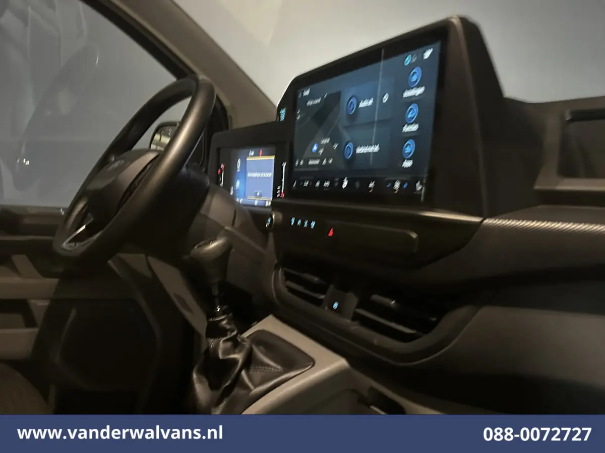 2.0 TDCI 136pk L1H1 Euro6 Airco | Camera | Navigatie | Apple Carplay | LED | Cruisecontrol Android Auto, Verwarmde voorruit, Parkeersensoren, Stoelverwarming, Bijrijdersbank, 2590kg trekverm
