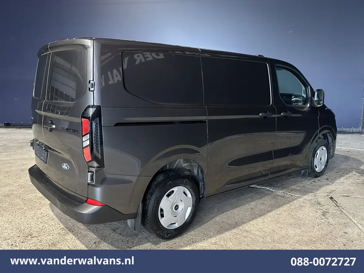 2.0 TDCI 136pk L1H1 Euro6 Airco | Camera | Navigatie | Apple Carplay | LED | Cruisecontrol Android Auto, Verwarmde voorruit, Parkeersensoren, Stoelverwarming, Bijrijdersbank, 2590kg trekverm