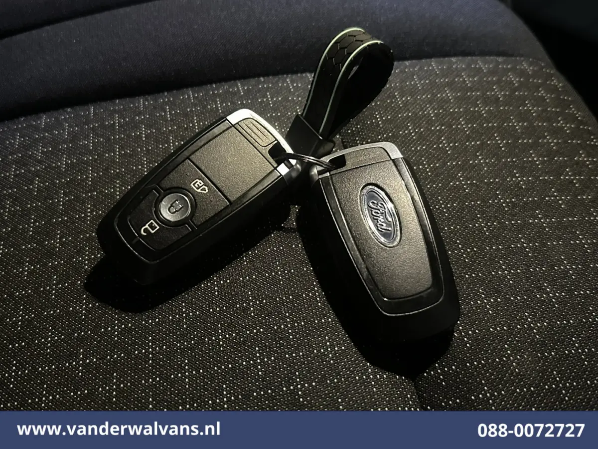 2.0 TDCI 136pk L1H1 Euro6 Airco | Camera | Navigatie | Apple Carplay | LED | Cruisecontrol Android Auto, Verwarmde voorruit, Parkeersensoren, Stoelverwarming, Bijrijdersbank, 2590kg trekverm