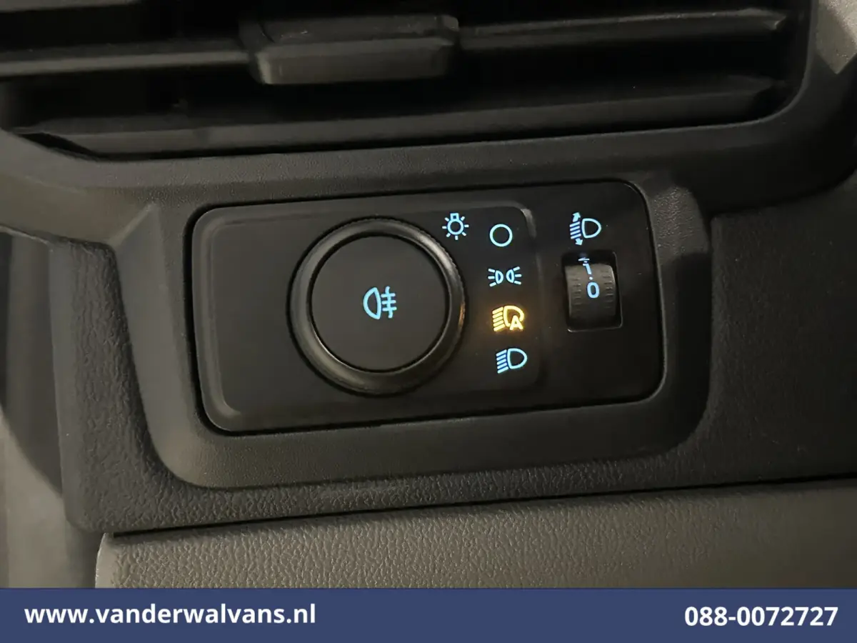 2.0 TDCI 136pk L1H1 Euro6 Airco | Camera | Navigatie | Apple Carplay | LED | Cruisecontrol Android Auto, Verwarmde voorruit, Parkeersensoren, Stoelverwarming, Bijrijdersbank, 2590kg trekverm