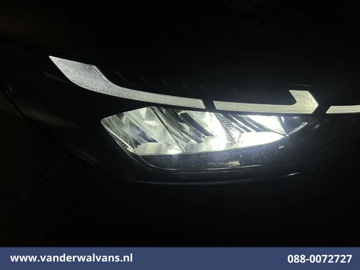 2.0 TDCI 136pk L1H1 Euro6 Airco | Camera | Navigatie | Apple Carplay | LED | Cruisecontrol Android Auto, Verwarmde voorruit, Parkeersensoren, Stoelverwarming, Bijrijdersbank, 2590kg trekverm