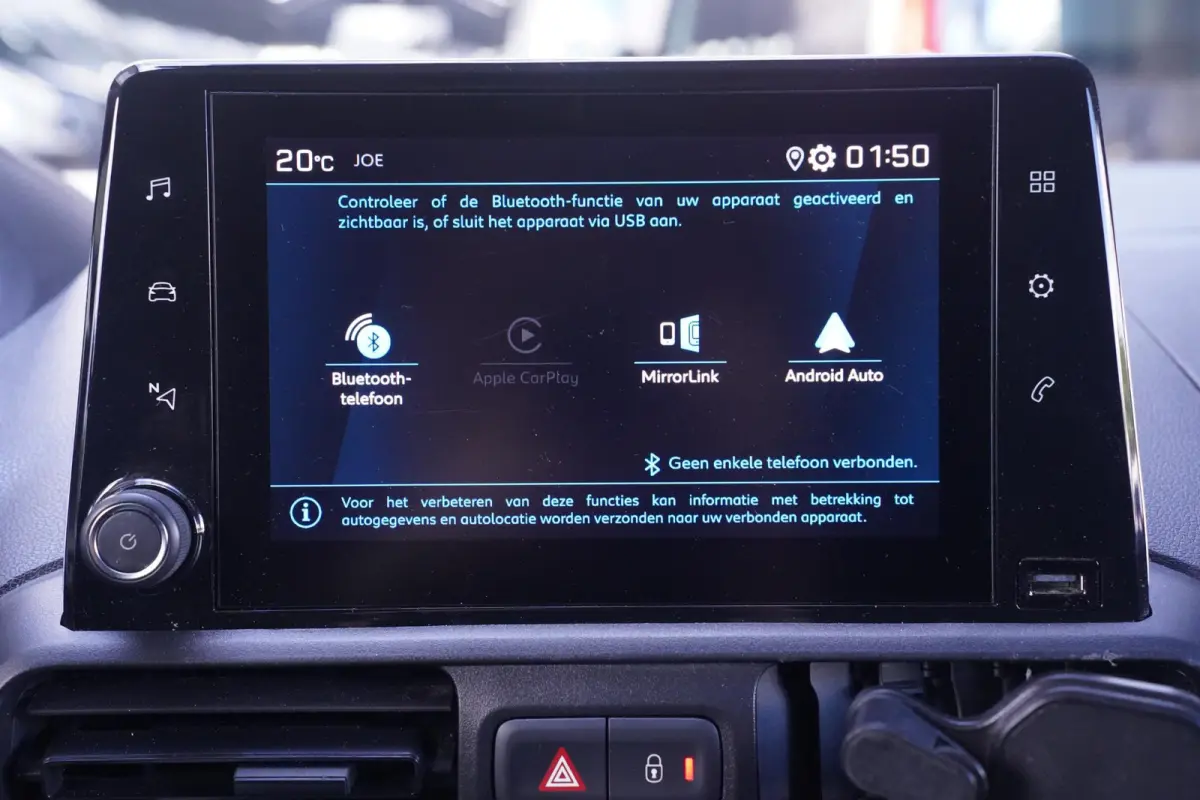 1.5 BlueHDI 75 pk Premium Airco, Apple Carplay Cruise Control, Imperiaal, PDC achter, 3-Zits