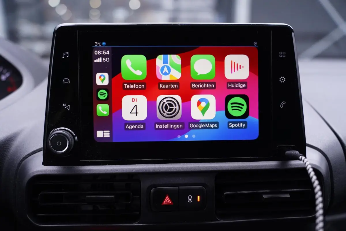 1.5 BlueHDI 75 pk Premium Airco, Apple Carplay Cruise Control, Imperiaal, PDC achter, 3-Zits