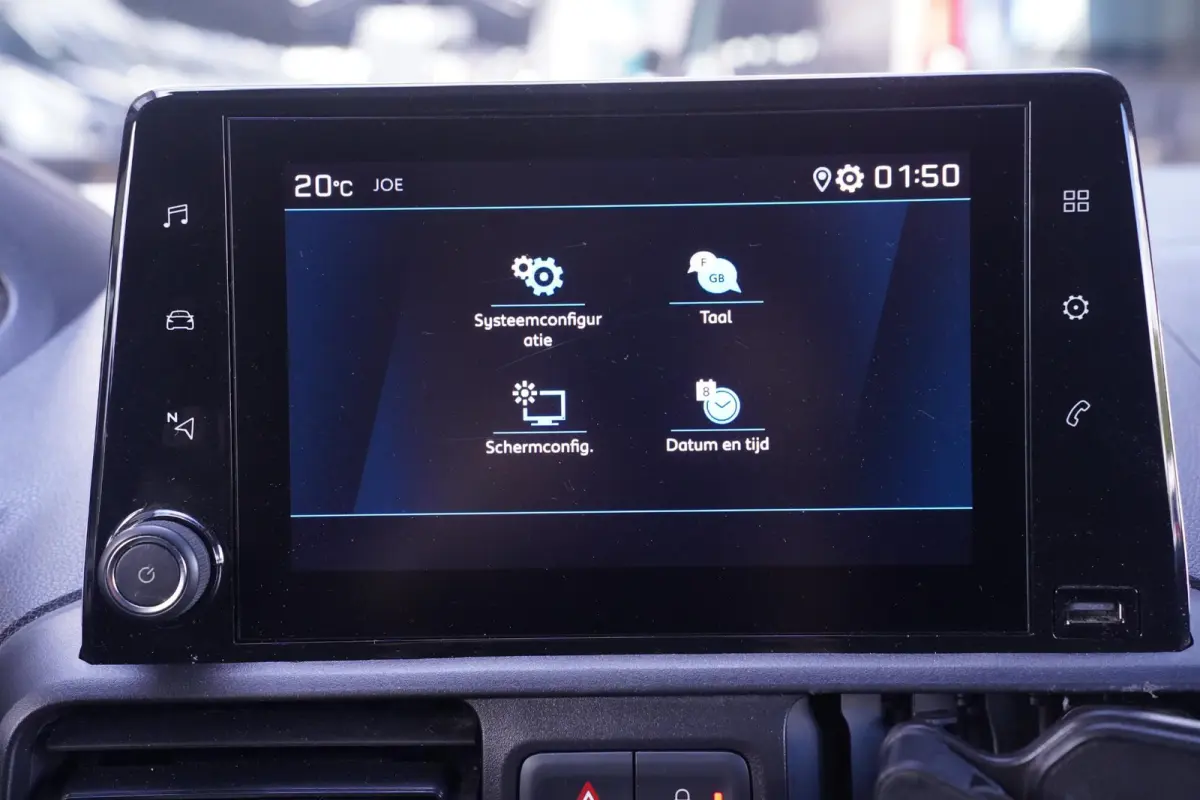 1.5 BlueHDI 75 pk Premium Airco, Apple Carplay Cruise Control, Imperiaal, PDC achter, 3-Zits