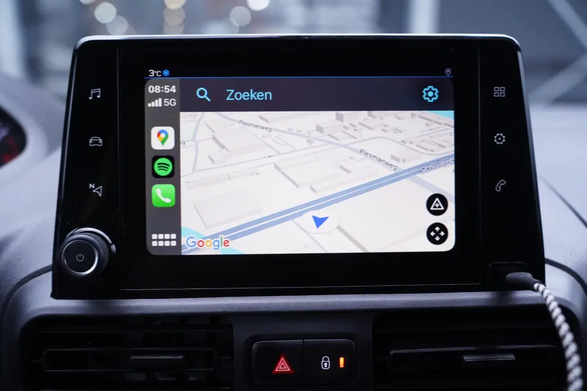 1.5 BlueHDI 75 pk Premium Airco, Apple Carplay Cruise Control, Imperiaal, PDC achter, 3-Zits