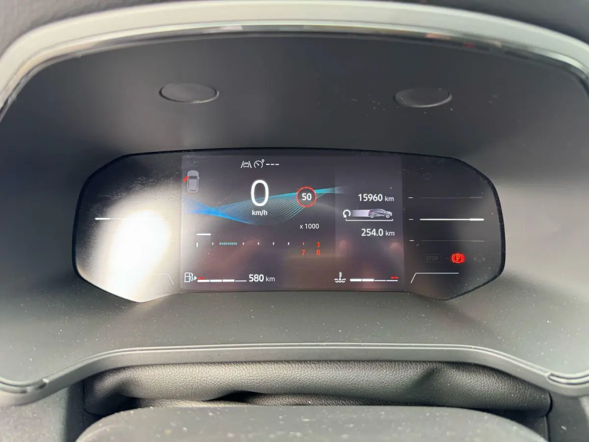1.0 MPI Turbo Intense | Trekhaak | Apple CarPlay | Achteruitrijcamera |