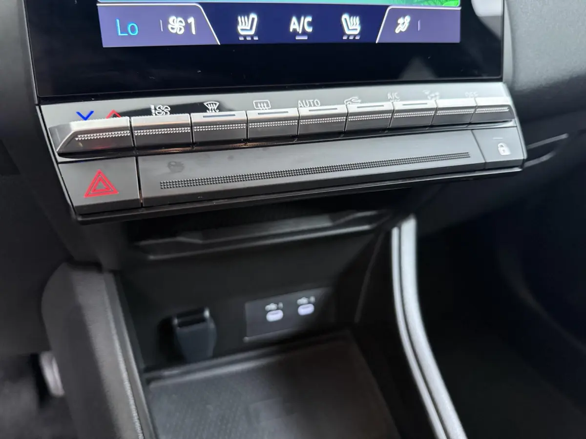 1.0 MPI Turbo Intense | Trekhaak | Apple CarPlay | Achteruitrijcamera |