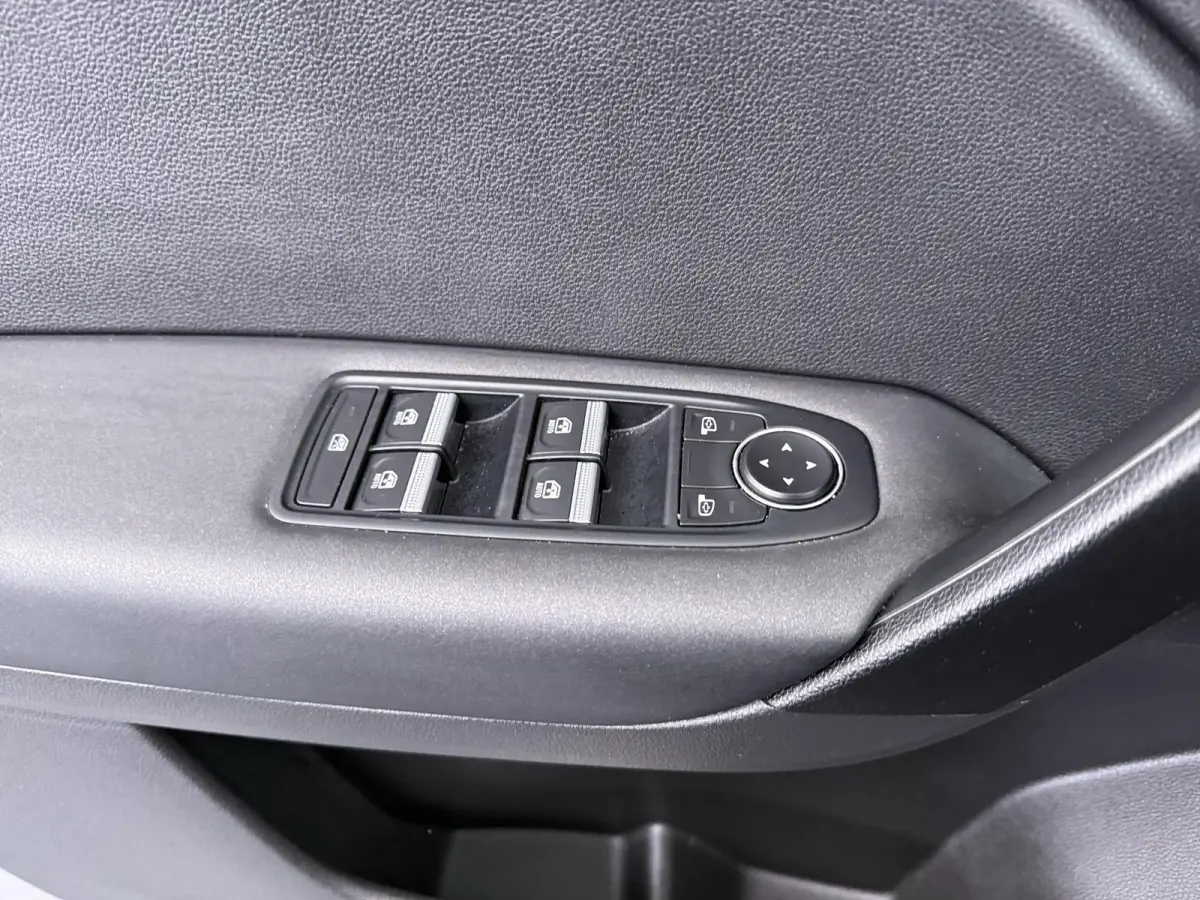 1.0 MPI Turbo Intense | Trekhaak | Apple CarPlay | Achteruitrijcamera |