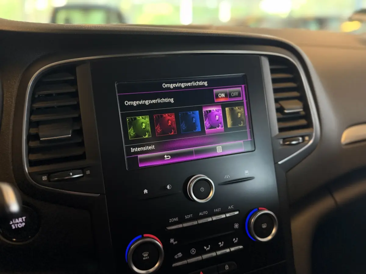 1.5 dCi Bose Navi Led Camera Keyless