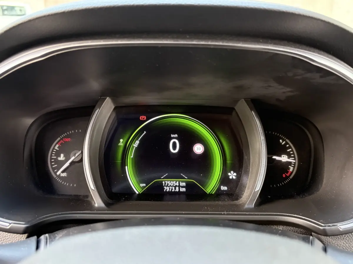1.5 dCi Bose Navi Led Camera Keyless