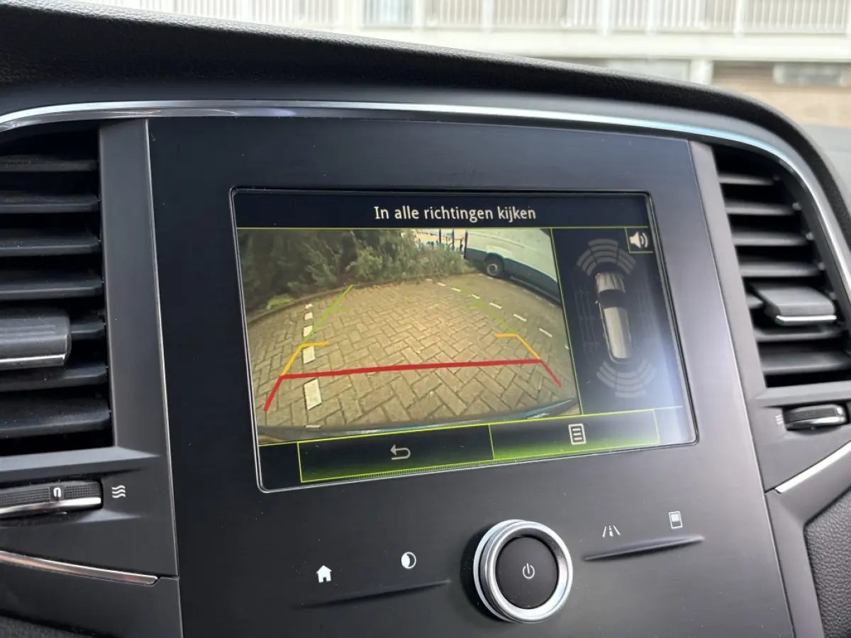 1.5 dCi Bose Navi Led Camera Keyless