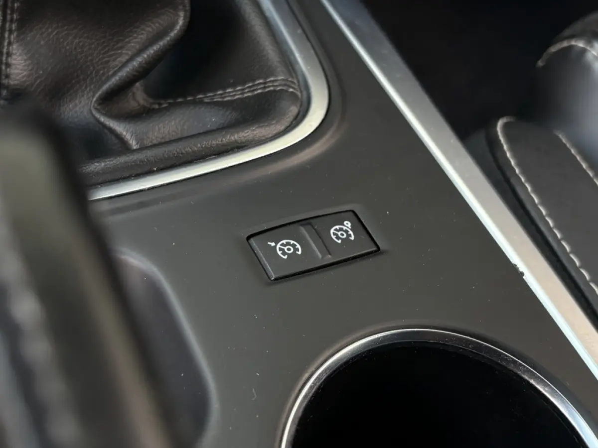 1.5 dCi Bose Navi Led Camera Keyless