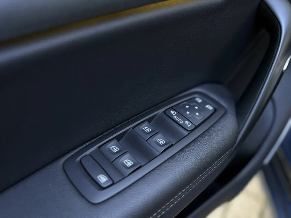 1.5 dCi Bose Navi Led Camera Keyless